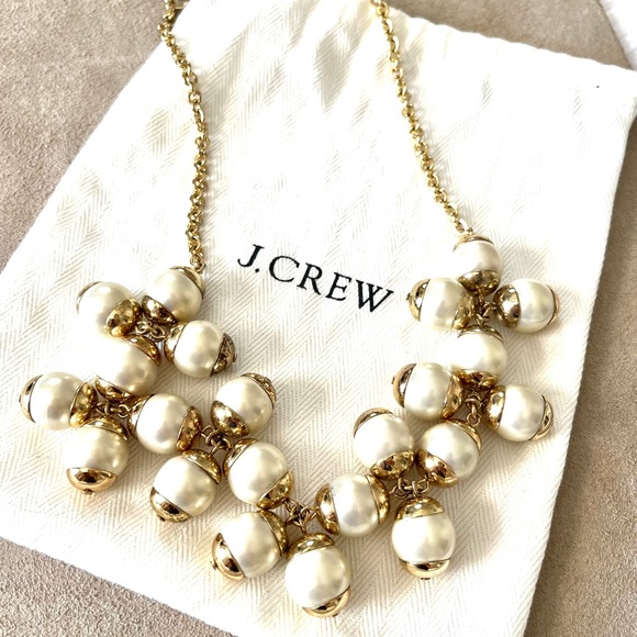 J. Crew Jewelry - J.CREW•chunky pearl statement necklace w/bracelet EUC